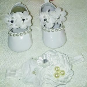 2 Pcs Baby shoes & headband